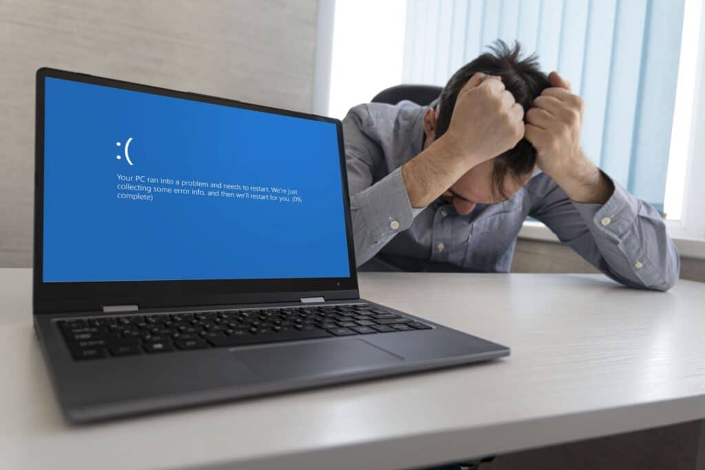 Windows 10 end of life business upgrade strategy with migration to Windows 11 and secure IT solutions