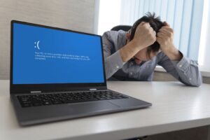 Windows 10 end of life business upgrade strategy with migration to Windows 11 and secure IT solutions